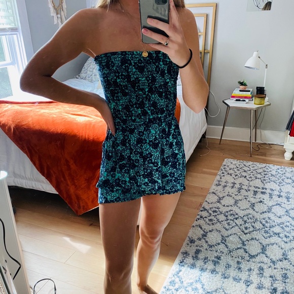 Blue Floral Romper, size M, fits like a S - Picture 2 of 7